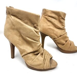 Finish Tan Peep Toe Ankle Booties Back Zip Slouchy Style‎ Size 7